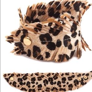 Leopard print button cuff